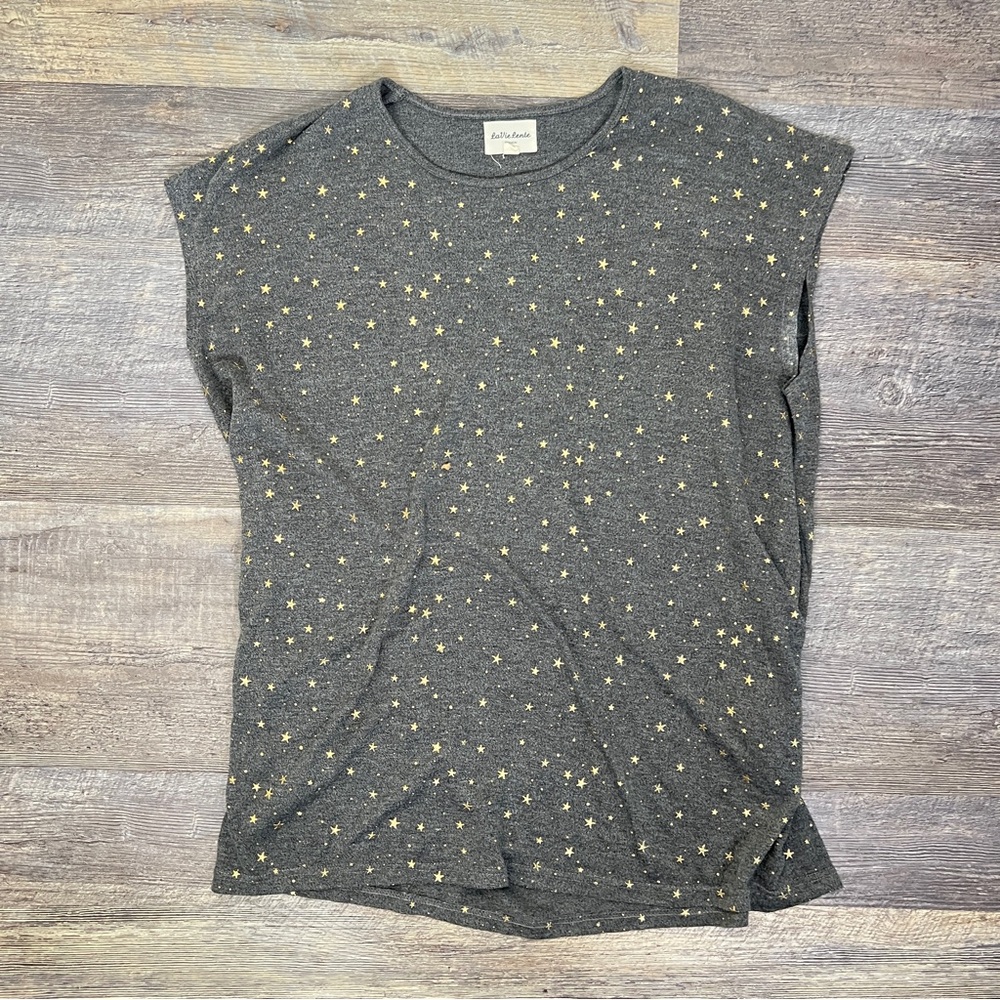 LaVieLente Gray Top with Gold Star Pattern size XL B135